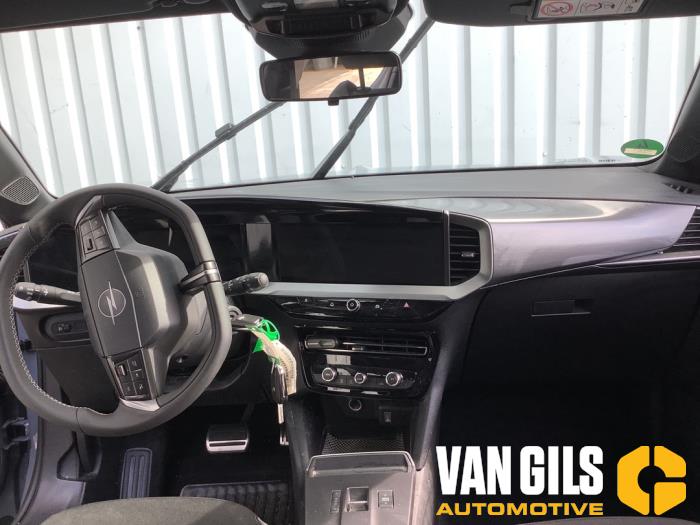 Opel Mokka 1.2 Turbo Hybrid 12V Sloopvoertuig (2025, Grijs)