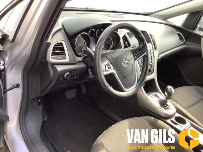Opel Astra J 1.4 Turbo 16V Sloopvoertuig (2011, Grijs)