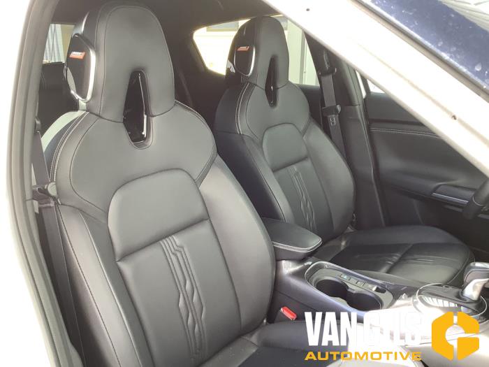 Nissan Juke 1.6 Hybrid 16V Sloopvoertuig (2023, Wit)