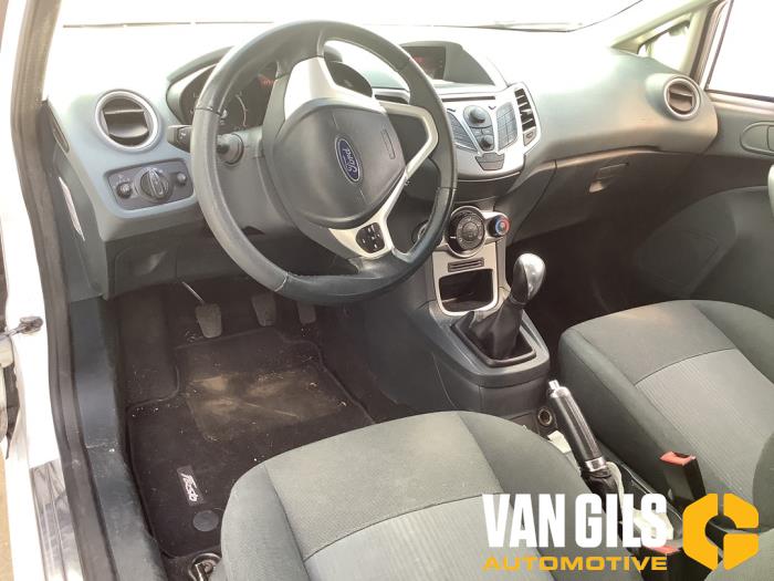 Ford Fiesta 6 1.25 16V Sloopvoertuig (2011, Wit)