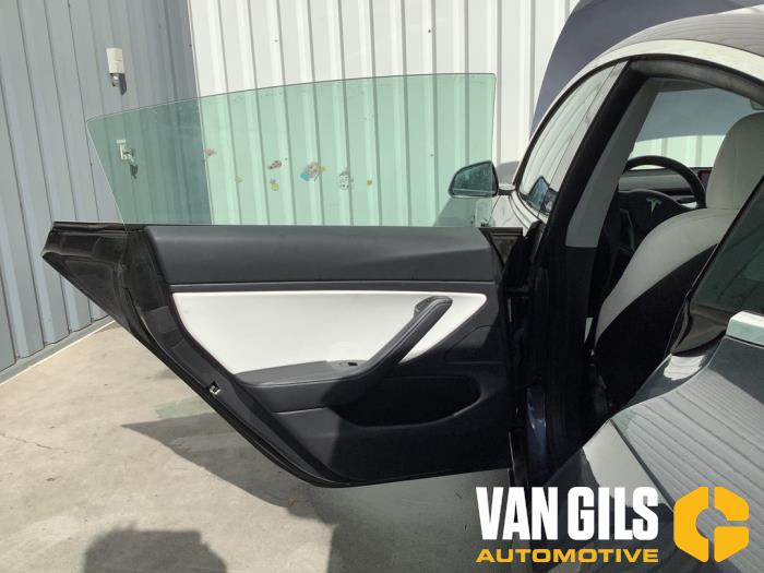 Tesla Model 3 Long Range, Performance AWD Sloopvoertuig (2019, Grijs)