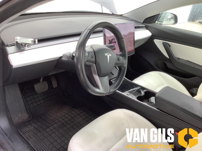 Tesla Model 3 Long Range, Performance AWD Sloopvoertuig (2019, Grijs)