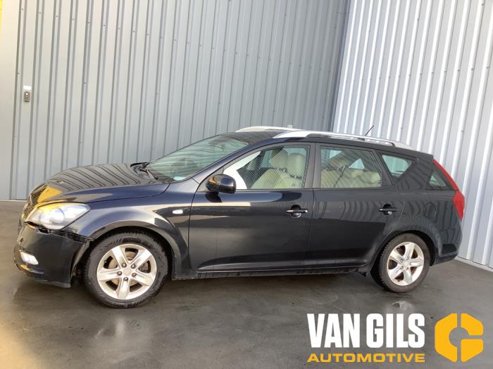 Kia Cee'd Sporty Wagon 1.4 16V Sloopvoertuig (2011, Zwart)
