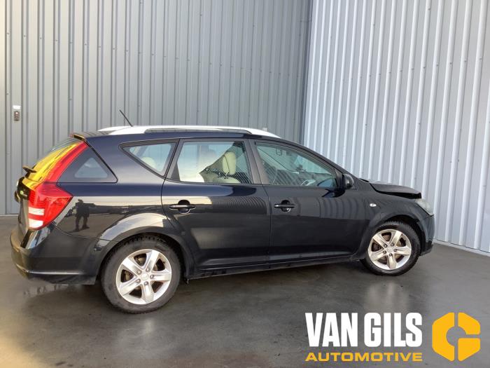 Kia Cee'd Sporty Wagon 1.4 16V Sloopvoertuig (2011, Zwart)