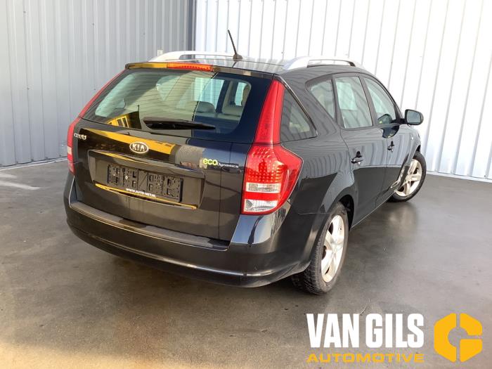 Kia Cee'd Sporty Wagon 1.4 16V Sloopvoertuig (2011, Zwart)