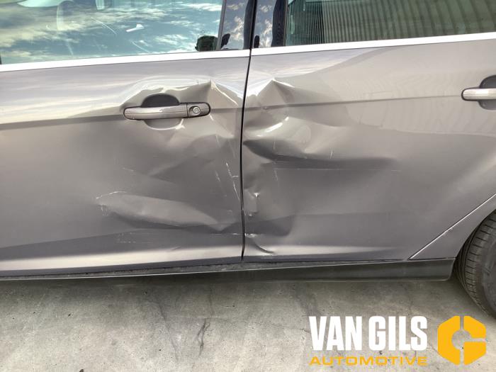 Ford Focus 3 Wagon 1.0 Ti-VCT EcoBoost 12V 125 Sloopvoertuig (2014, Bruin)