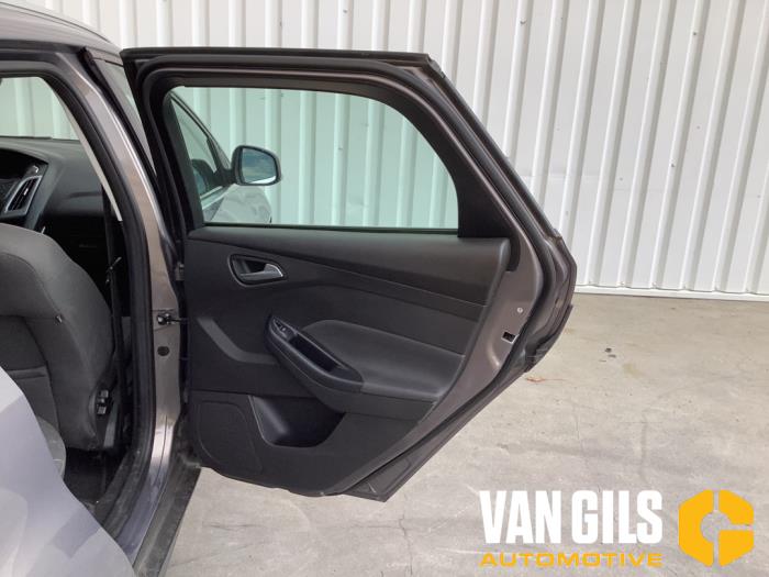 Ford Focus 3 Wagon 1.0 Ti-VCT EcoBoost 12V 125 Sloopvoertuig (2014, Bruin)