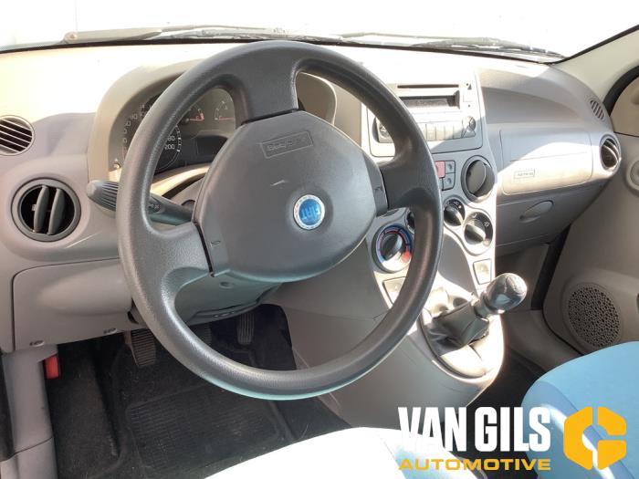 Fiat Panda 1.2 Fire Schadevoertuig (2004, Zwart)