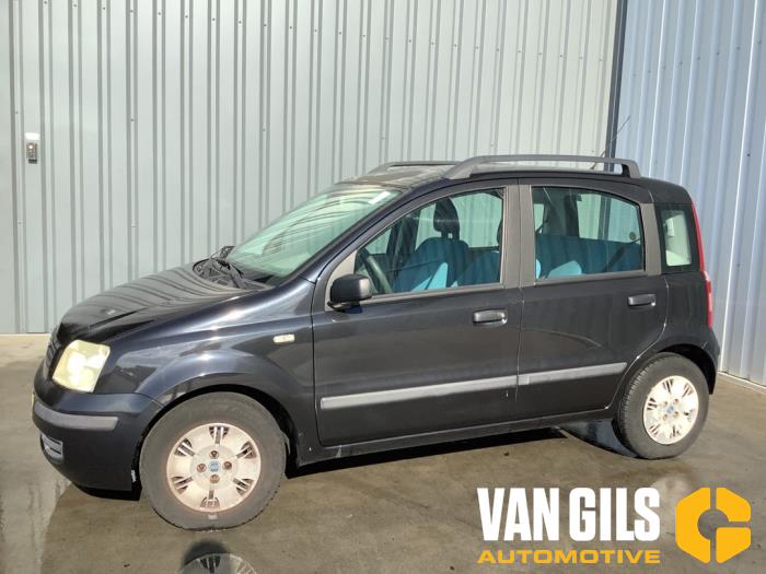 Fiat Panda 1.2 Fire Schadevoertuig (2004, Zwart)