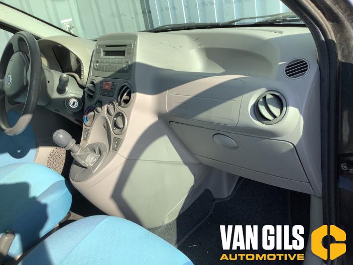 Fiat Panda 1.2 Fire Schadevoertuig (2004, Zwart)