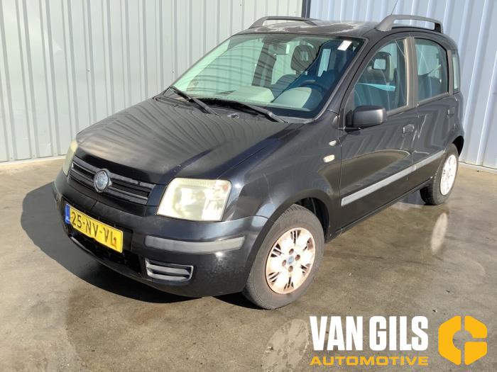 Fiat Panda 1.2 Fire Schadevoertuig (2004, Zwart)