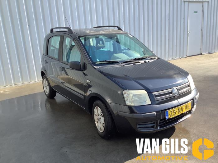 Fiat Panda 1.2 Fire Schadevoertuig (2004, Zwart)