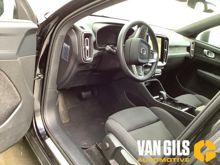 Volvo XC40 Recharge 70 kWh Sloopvoertuig (2022, Zwart)