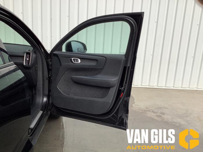 Volvo XC40 Recharge 70 kWh Sloopvoertuig (2022, Zwart)