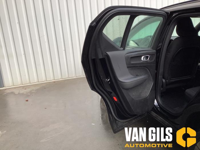 Volvo XC40 Recharge 70 kWh Sloopvoertuig (2022, Zwart)