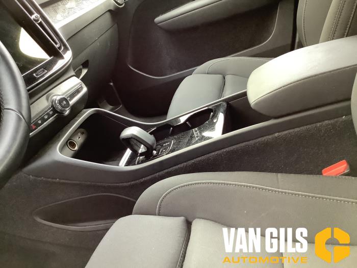 Volvo XC40 Recharge 70 kWh Sloopvoertuig (2022, Zwart)