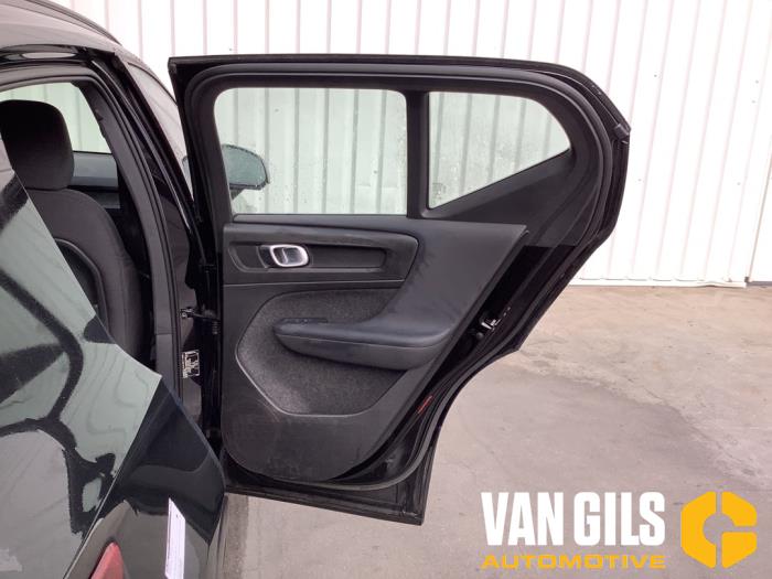 Volvo XC40 Recharge 70 kWh Sloopvoertuig (2022, Zwart)