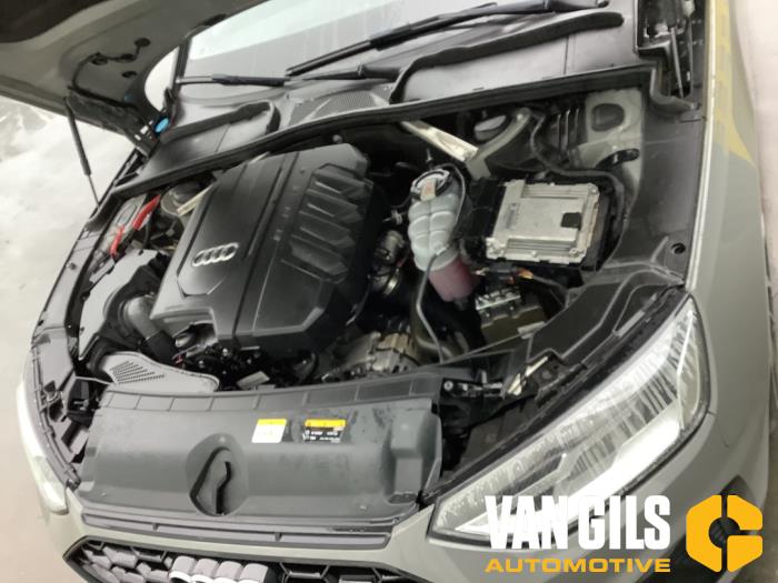 Audi A4 Avant 2.0 40 TFSI Mild hybrid 16V Sloopvoertuig (2021, Grijs)