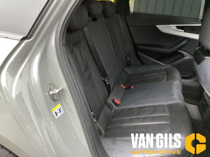 Audi A4 Avant 2.0 40 TFSI Mild hybrid 16V Sloopvoertuig (2021, Grijs)