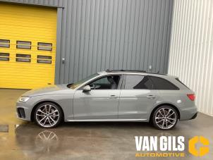 Audi A4 Avant 2.0 40 TFSI Mild hybrid 16V Sloopvoertuig (2021, Grijs)