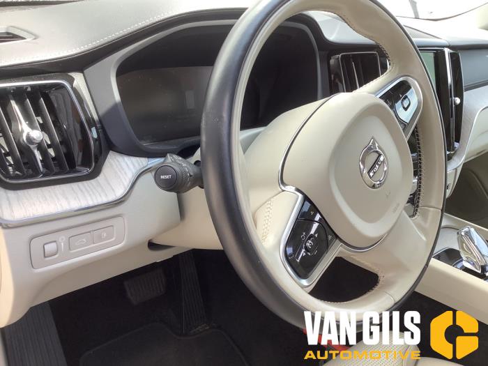 Volvo XC60 II 2.0 T8 16V Recharge, Twin Engine AWD Sloopvoertuig (2020, Zwart)