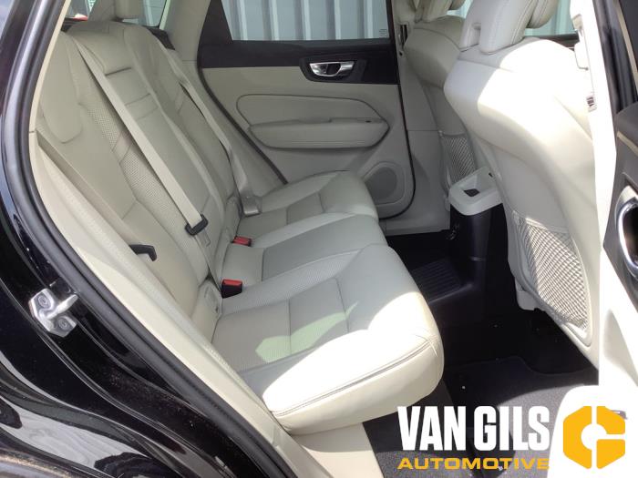 Volvo XC60 II 2.0 T8 16V Recharge, Twin Engine AWD Sloopvoertuig (2020, Zwart)