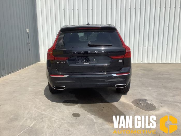 Volvo XC60 II 2.0 T8 16V Recharge, Twin Engine AWD Sloopvoertuig (2020, Zwart)