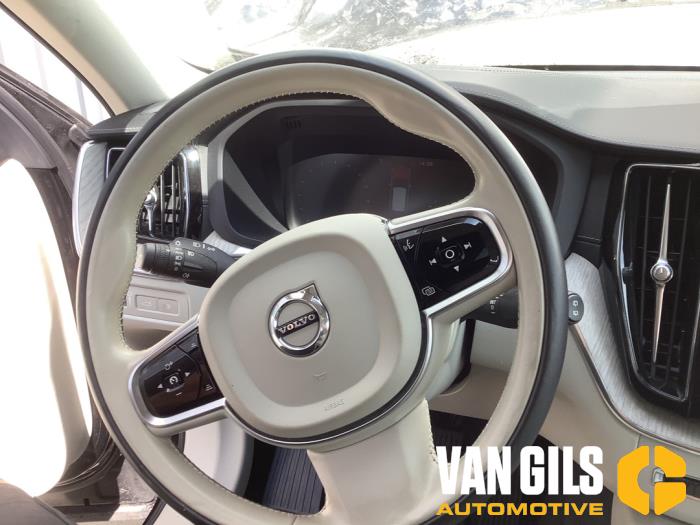 Volvo XC60 II 2.0 T8 16V Recharge, Twin Engine AWD Sloopvoertuig (2020, Zwart)