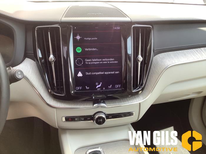 Volvo XC60 II 2.0 T8 16V Recharge, Twin Engine AWD Sloopvoertuig (2020, Zwart)