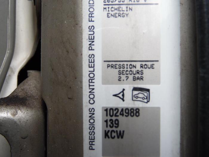 Citroen C4 Berline 1.6 HDi 16V Sloopvoertuig (2005, Beige)