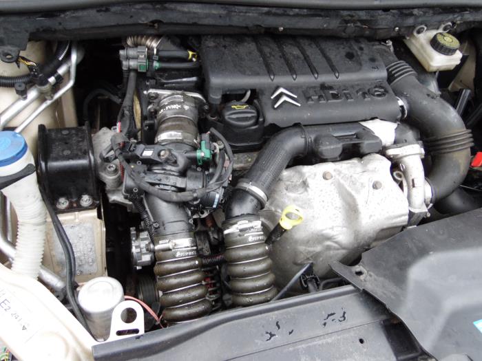 Citroen C4 Berline 1.6 HDi 16V Sloopvoertuig (2005, Beige)