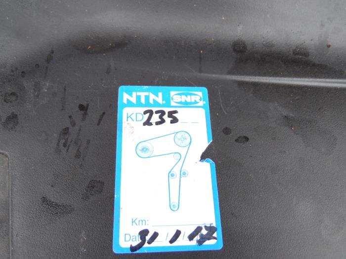 Citroen C4 Berline 1.6 HDi 16V Sloopvoertuig (2005, Beige)