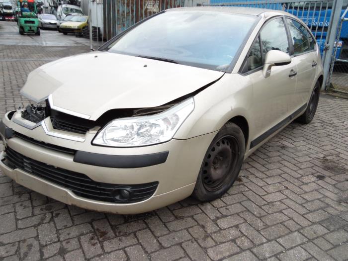 Citroen C4 Berline 1.6 HDi 16V Sloopvoertuig (2005, Beige)