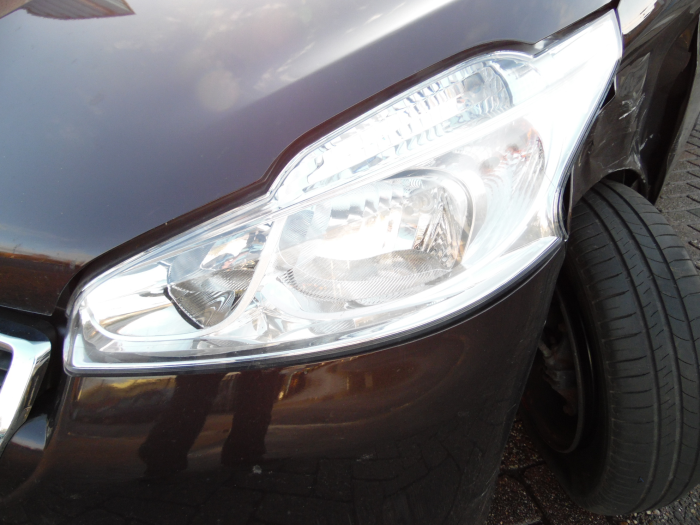 Peugeot 208 I 1.2 Vti 12V PureTech 82 Sloopvoertuig (2012, Bruin)