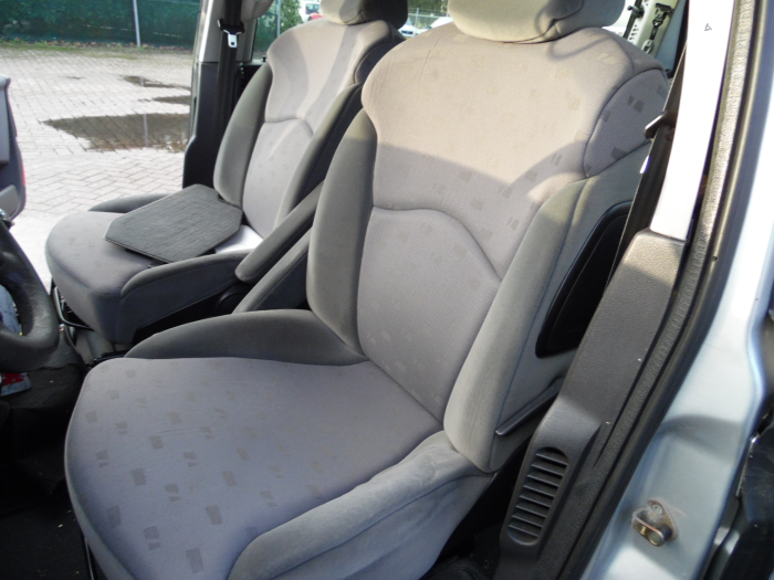 Peugeot 807 2.2 HDiF 16V Sloopvoertuig (2003, Grijs)