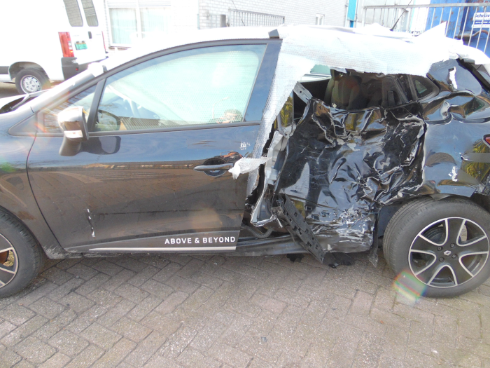 Renault Clio IV 1.5 dCi 90 FAP Sloopvoertuig (2015, Zwart)