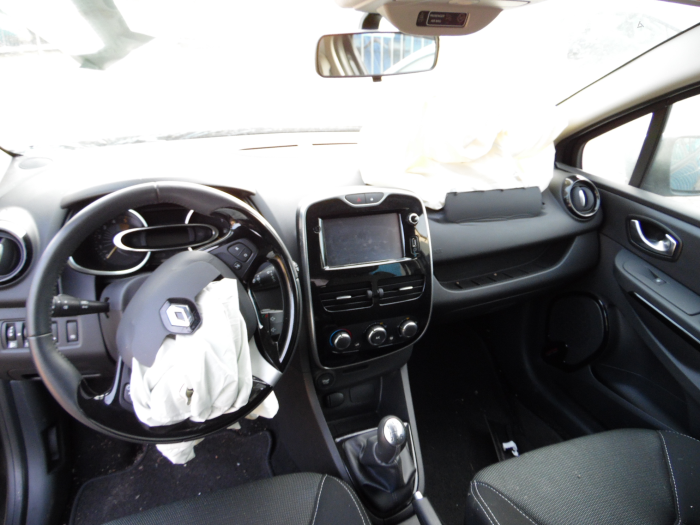 Renault Clio IV 1.5 dCi 90 FAP Sloopvoertuig (2015, Zwart)