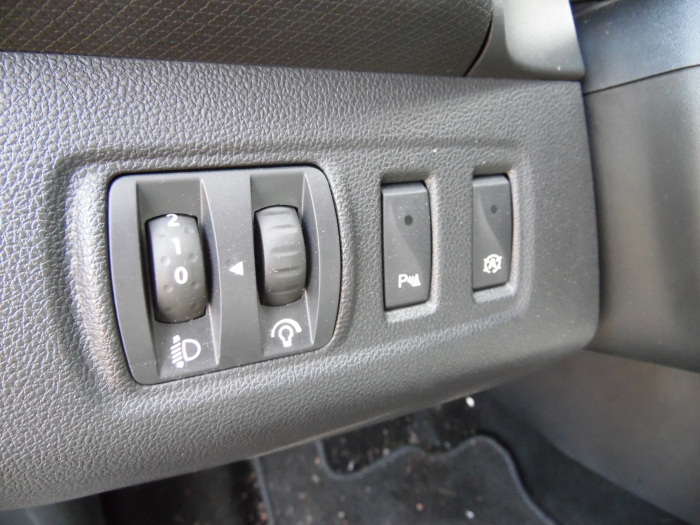 Renault Clio IV 1.5 dCi 90 FAP Sloopvoertuig (2015, Zwart)