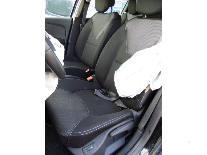 Renault Clio IV 1.5 dCi 90 FAP Sloopvoertuig (2015, Zwart)