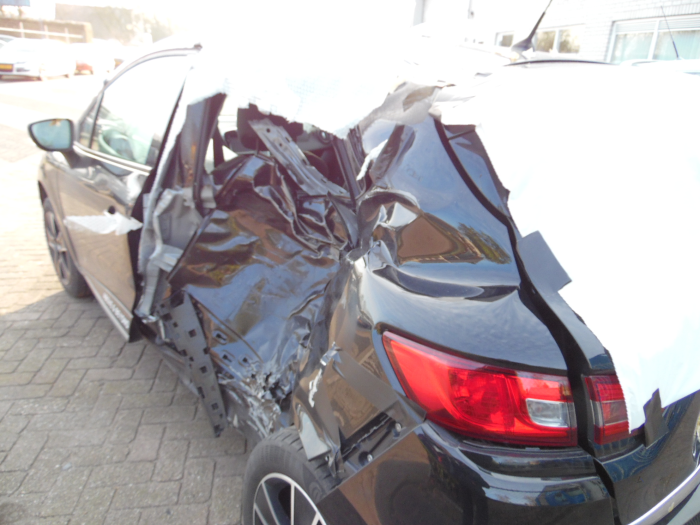 Renault Clio IV 1.5 dCi 90 FAP Sloopvoertuig (2015, Zwart)