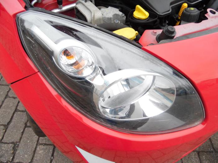 Renault Twingo II 1.2 16V LEV Sloopvoertuig (2011, Rood)