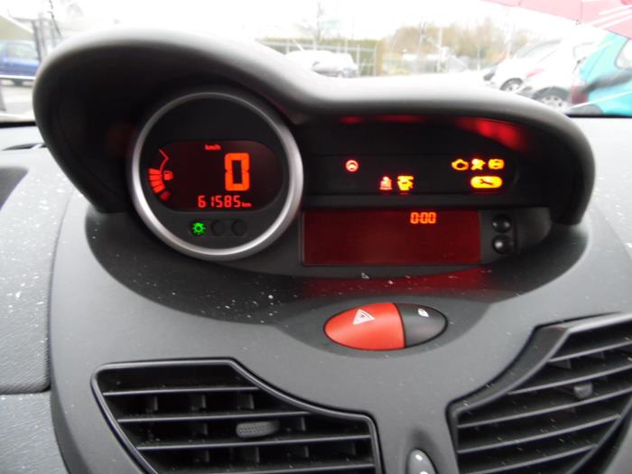 Renault Twingo II 1.2 16V LEV Sloopvoertuig (2011, Rood)