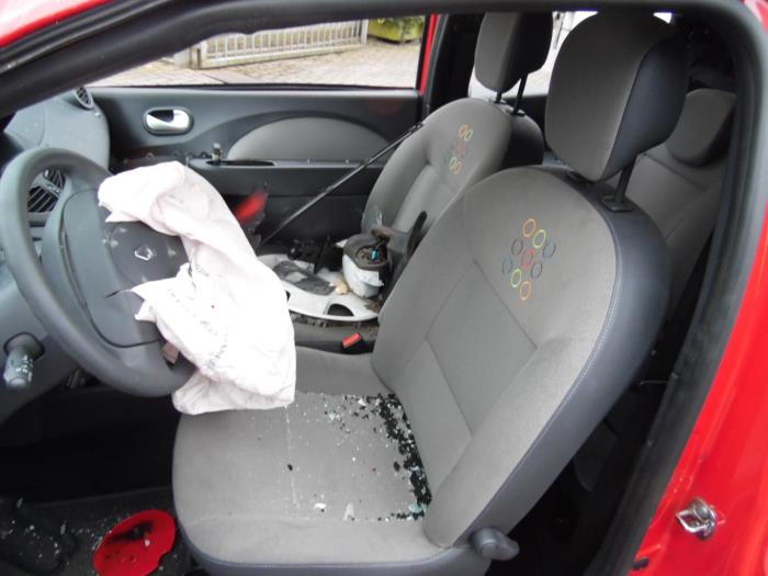 Renault Twingo II 1.2 16V LEV Sloopvoertuig (2011, Rood)