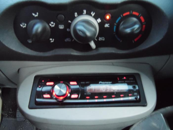 Renault Twingo II 1.2 Sloopvoertuig (2008, Geel)