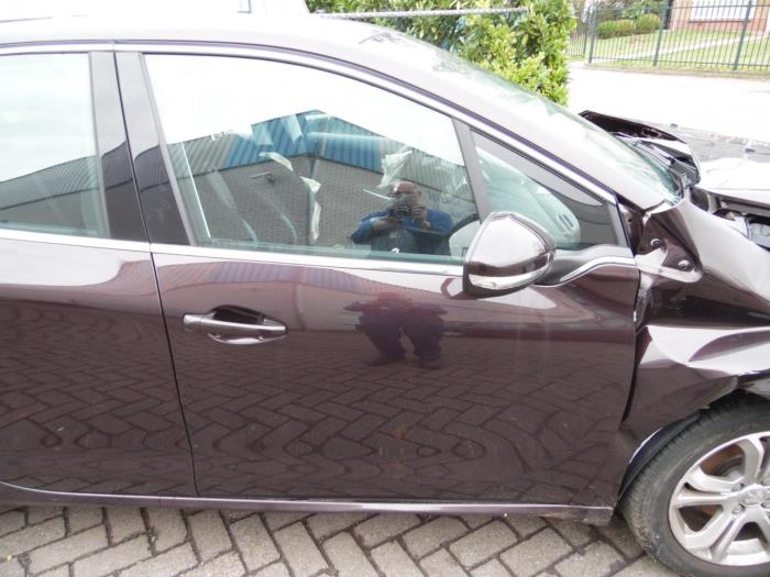 Peugeot 208 I 1.6 Vti 16V Sloopvoertuig (2013, Bruin)