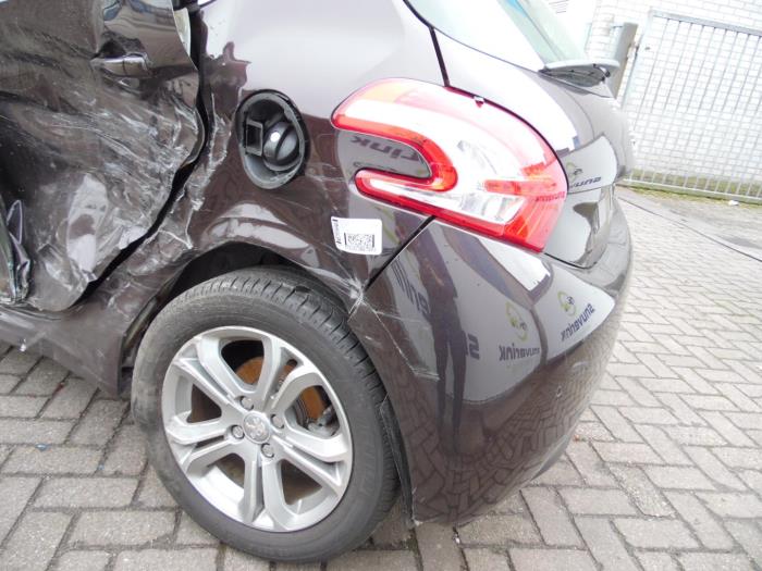 Peugeot 208 I 1.6 Vti 16V Sloopvoertuig (2013, Bruin)