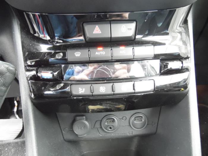 Peugeot 208 I 1.6 Vti 16V Sloopvoertuig (2013, Bruin)