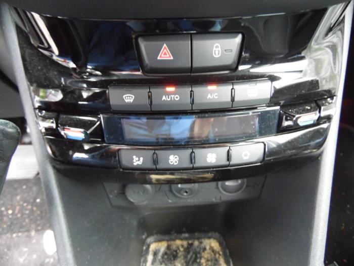 Peugeot 208 I 1.6 Vti 16V Sloopvoertuig (2013, Bruin)