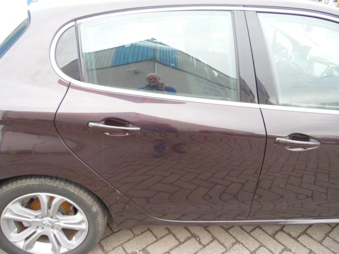 Peugeot 208 I 1.6 Vti 16V Sloopvoertuig (2013, Bruin)