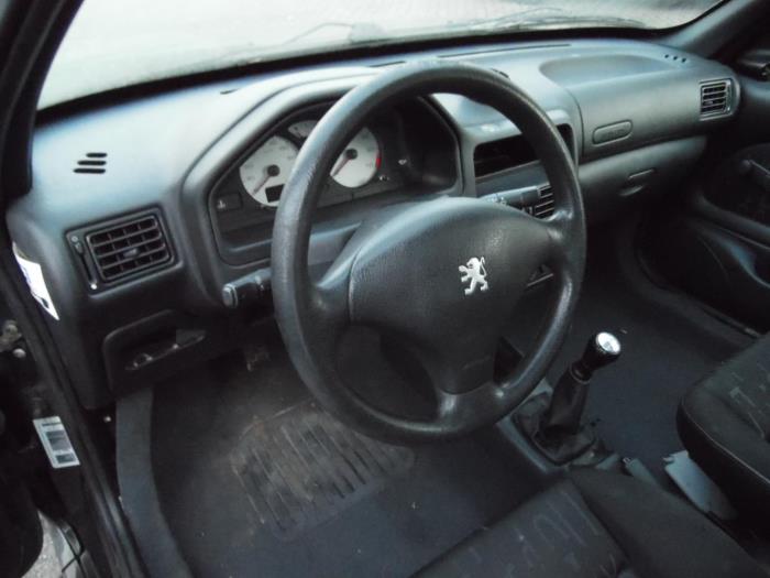 Peugeot 106 II 1.1 XN,XR,XT,Accent Sloopvoertuig (2000, Zwart)